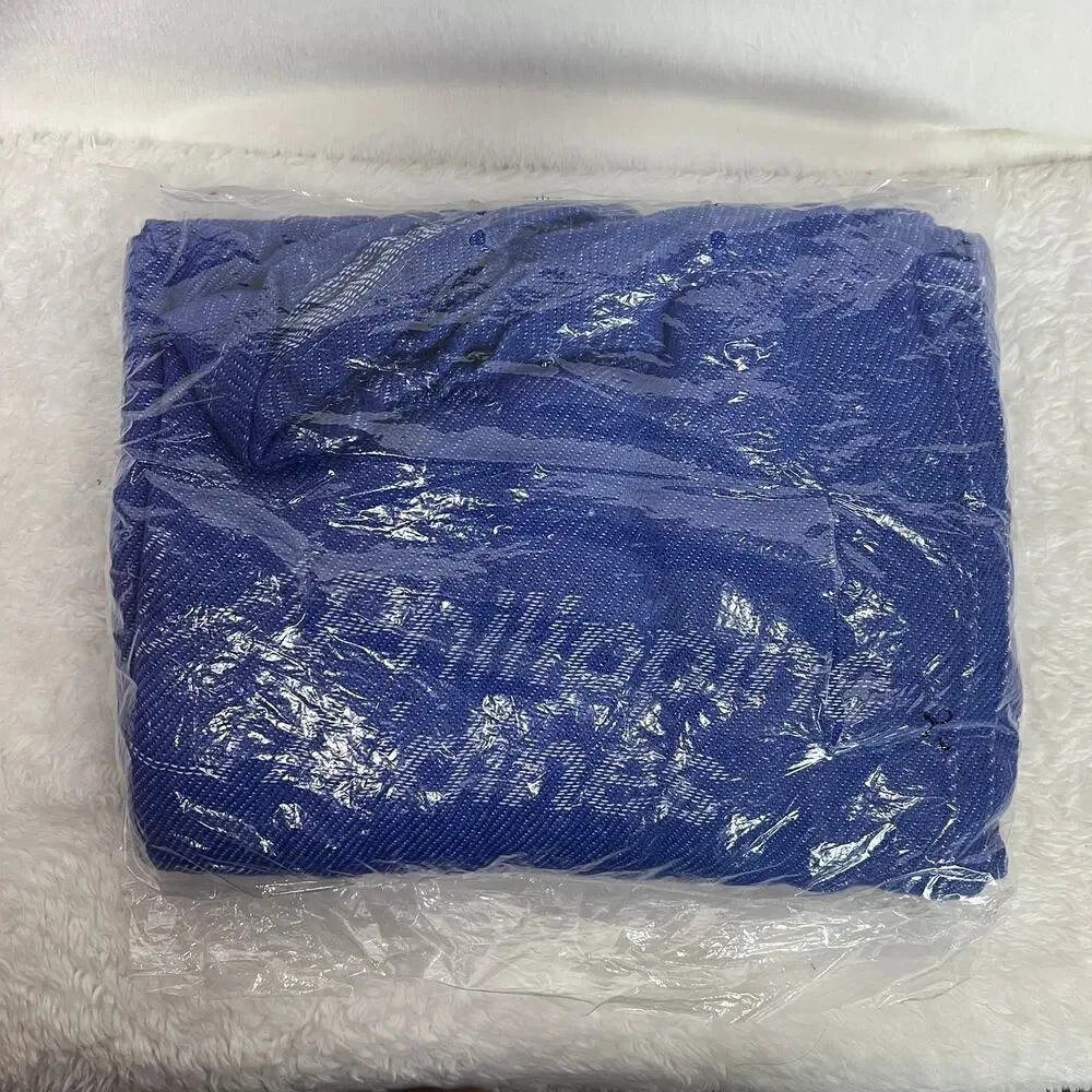 PHILIPPINO AIRLINES Economy 40 x 70‎ in. 100% Polyester Blanket Sealed